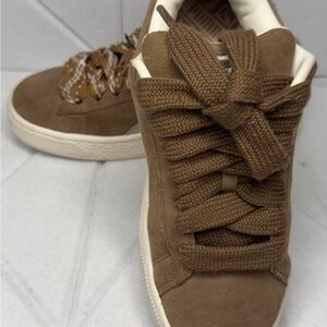 NIB Puma Suede XL Brown Wide Lace Sneakers Women’s US 6 / EUR 38 NWOT